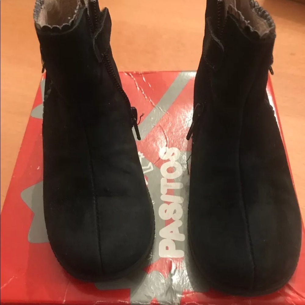 Girl’s Pasitos suede boots size eur 26 (9)